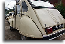 Stary Citroën::Antananarivo, Madagaskar::