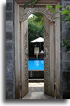 Basen przy willi hotelowej::Bali, Indonezja::