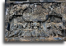 Zdobienia świątyni Pawon::Buddyjska świątynia Pawon, Jawa Indonezja::