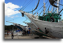 Port morski Paotere::Makasar, Celebes Indonezja::