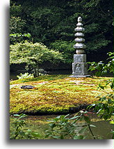 Hakuja-no-tsuka::Kinkaku-ji temple in Kyoto, Japan::