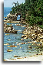 Łuk skalny::Morze Japońskie, Japonia::