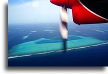 Atol widziany z góry::Wyspy Malediwów, Malediwy::