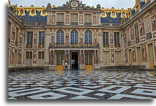 Marmurowy dziedziniec::Pałac wersalski, Francja::