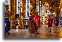 Tancerze w Sali Lustrzanej #2::Pałac wersalski, Francja::