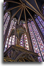 Puste sanktuarium::Sainte-Chapelle, Paryż, Francja::