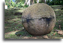 Cracked Sphere::Batambal, Costa Rica::