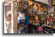 Truskawki na sprzedaż::Roadside Stall, San Luis Potosi, Meksyk::
