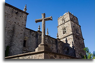 Przykościelny cmentarz::San Javier, Kalifornia Dolna, Meksyk::