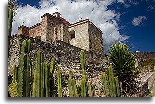 Kościół San Pedro::San Pablo Villa de Mitla, Oaxaca, Meksyk::