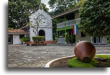 Hiszpański kościółek kolonialny::Mi Pueblito, Panama::