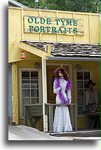 Olde Tyme Portraits::The past attracts visitors::