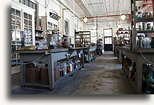 Wnętrze laboratorium chemicznego::West Orange, New Jersey, USA::