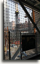 Dźwigi w miejscu przyszłej Freedom Tower::Miejsce byłego World Trade Center<br /> wiosna 2007::