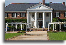Dom na plantacji::Plantacja Boone Hall, Karolina Południowa, USA::