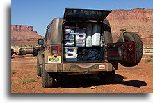 The shelf helps a lot::Island in the Sky, Canyonlands National Park, Utah, USA::