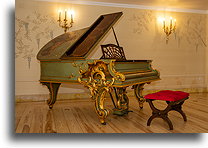 Old piano::Palacio de Seteais, Sintra, Portugal::